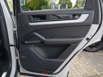 PORSCHE E-Hybrid Coupé INNODRIVE-PANO-SPORTABGAS-22TURBO