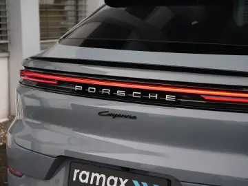 PORSCHE E-Hybrid Coupé SPORTDESIGN-PAKET-SPORTABGAS-VOLL