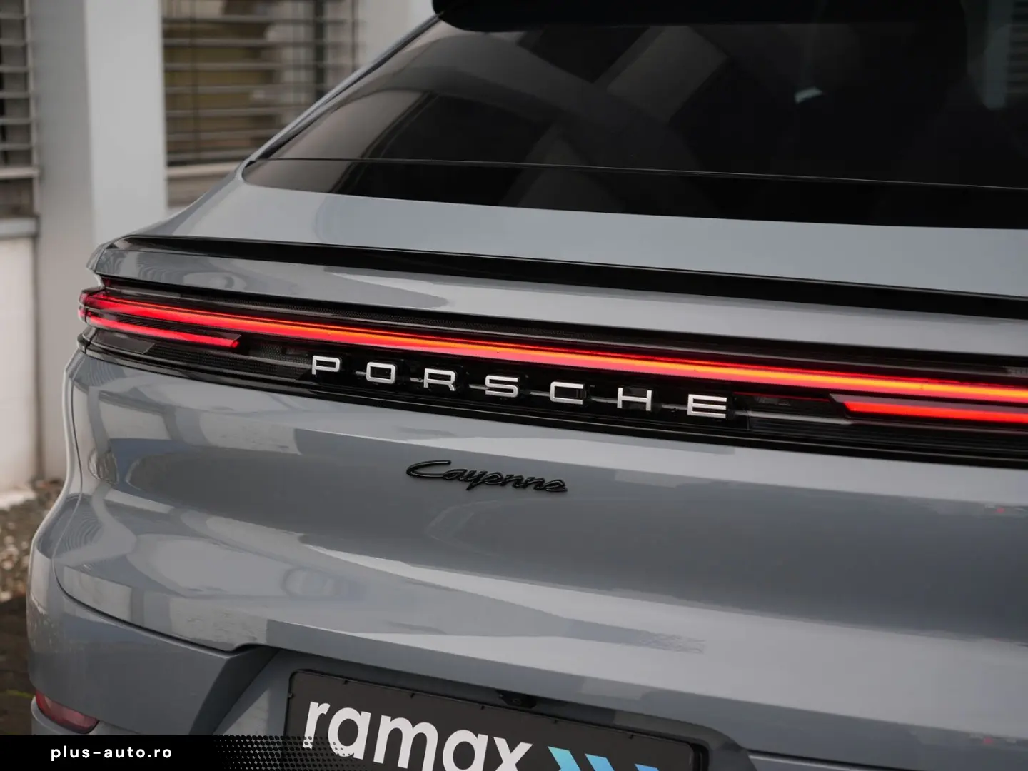 PORSCHE E-Hybrid Coupé SPORTDESIGN-PAKET-SPORTABGAS-VOLL