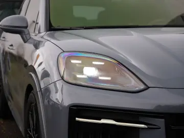 PORSCHE E-Hybrid Coupé SPORTDESIGN-PAKET-SPORTABGAS-VOLL