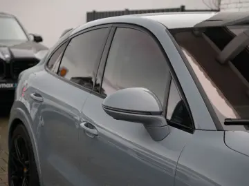 PORSCHE E-Hybrid Coupé SPORTDESIGN-PAKET-SPORTABGAS-VOLL