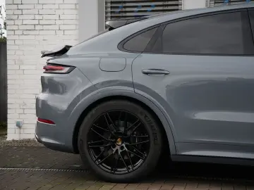 PORSCHE E-Hybrid Coupé SPORTDESIGN-PAKET-SPORTABGAS-VOLL