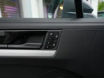 PORSCHE E-Hybrid Coupé SPORTDESIGN-PAKET-SPORTABGAS-VOLL