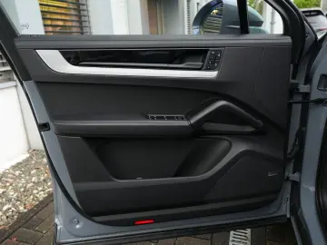 PORSCHE E-Hybrid Coupé SPORTDESIGN-PAKET-SPORTABGAS-VOLL