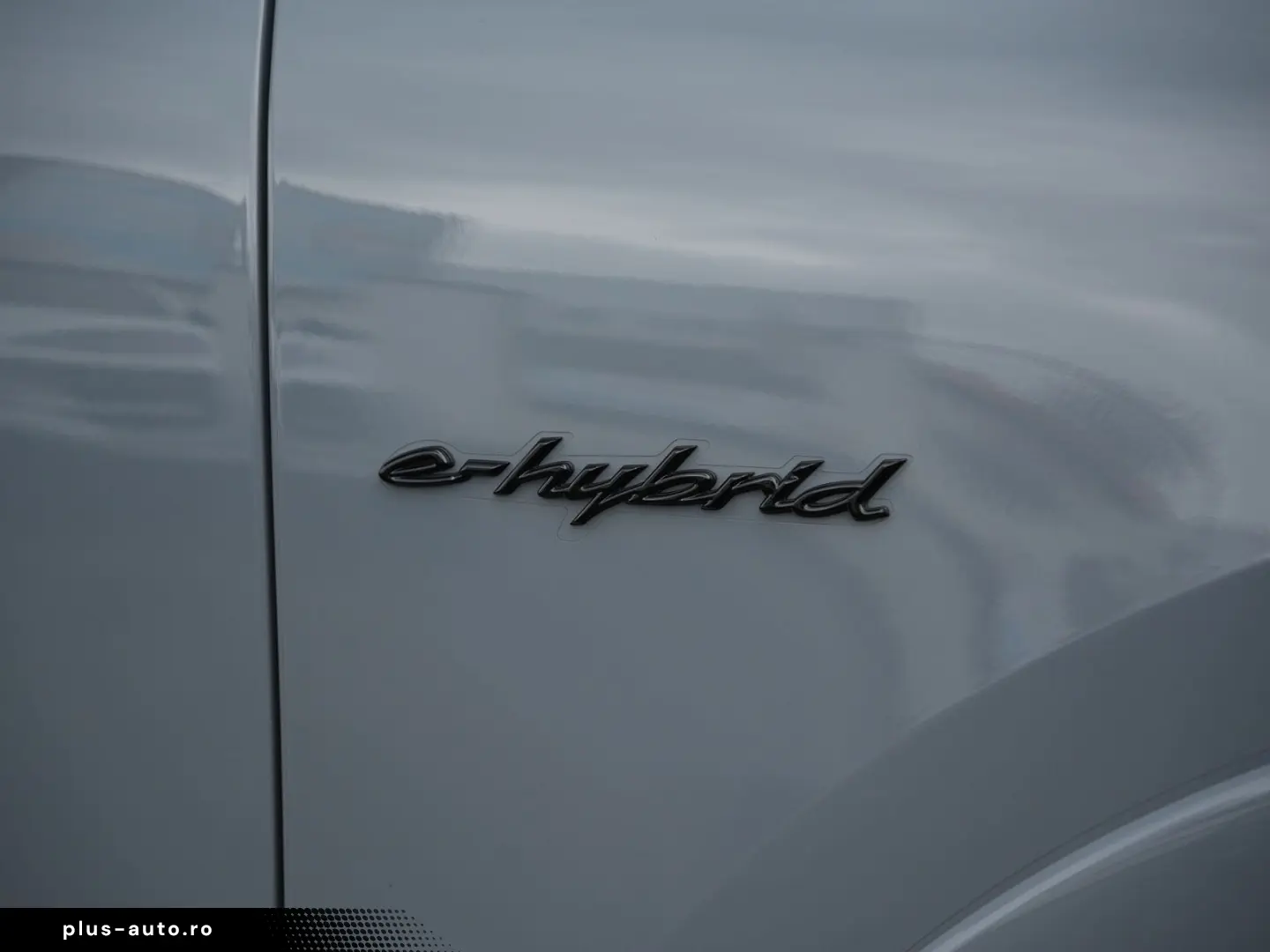 PORSCHE E-Hybrid Coupé SPORTDESIGN-PAKET-SPORTABGAS-VOLL