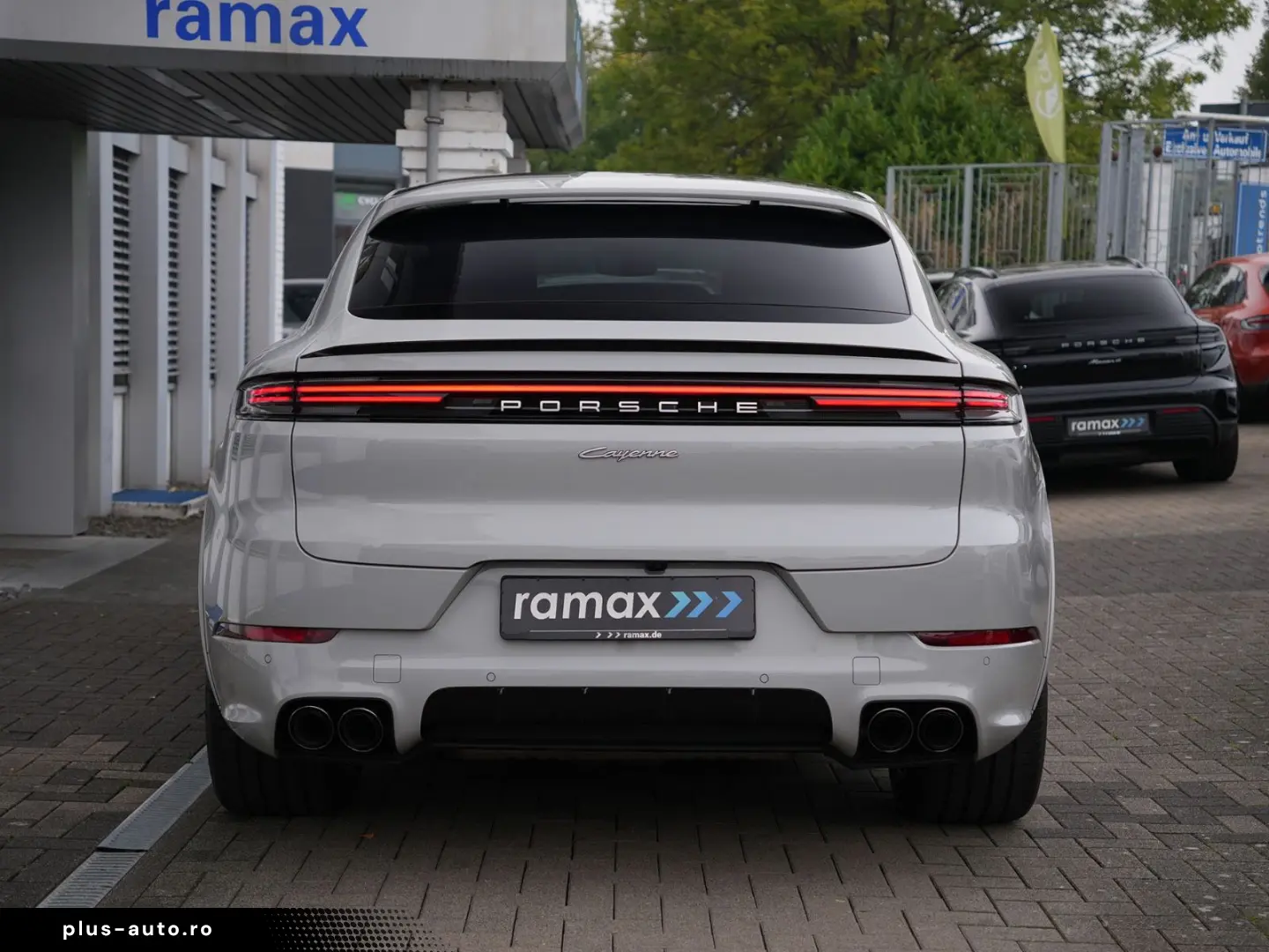 PORSCHE E-Hybrid Coupé SPORTDESIGN-PAKET-INNODRIVE-BOSE