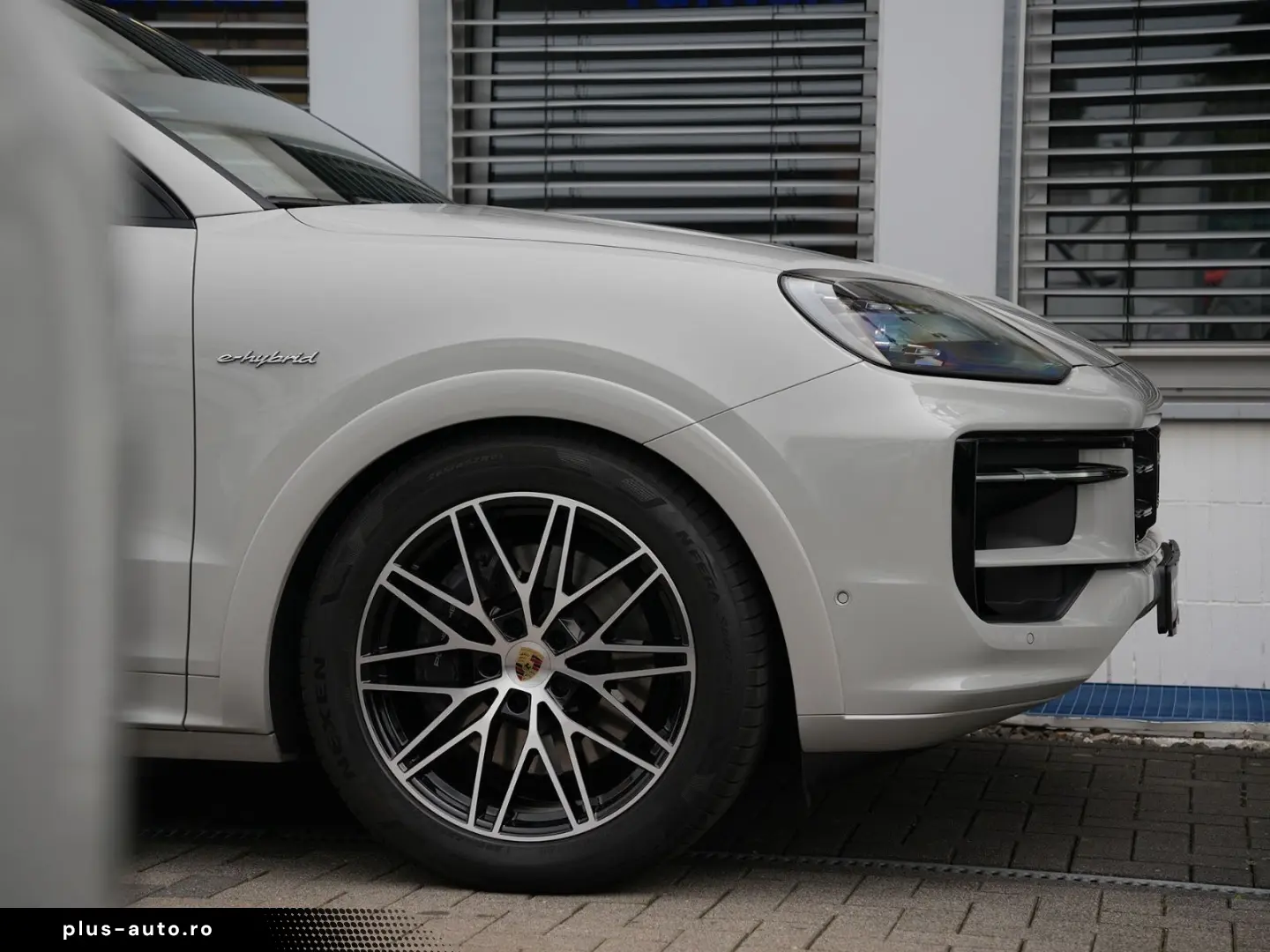 PORSCHE E-Hybrid Coupé SPORTDESIGN-PAKET-INNODRIVE-BOSE