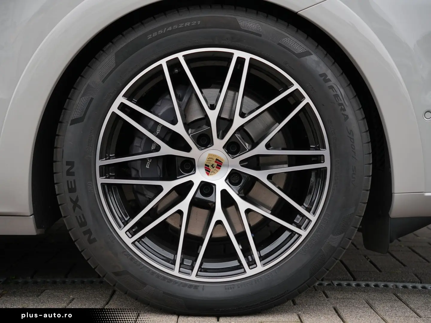 PORSCHE E-Hybrid Coupé SPORTDESIGN-PAKET-INNODRIVE-BOSE