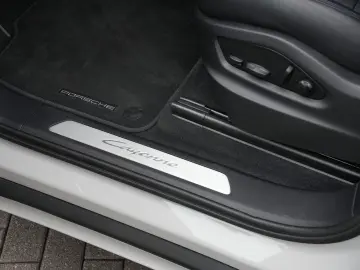 PORSCHE E-Hybrid Coupé SPORTDESIGN-PAKET-INNODRIVE-BOSE