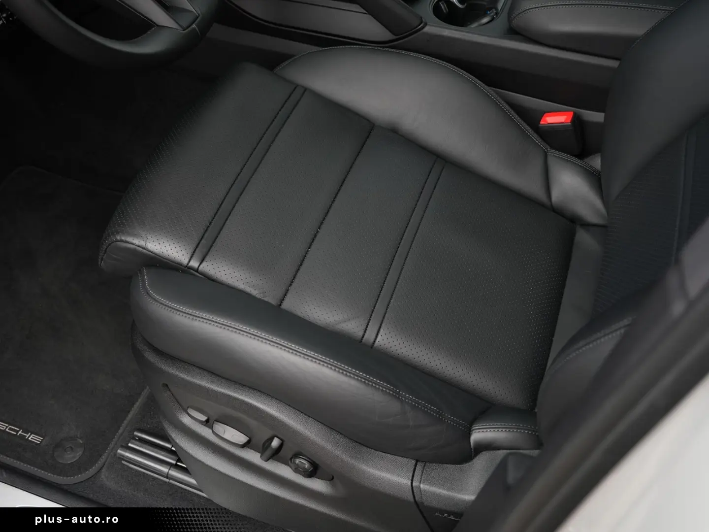 PORSCHE E-Hybrid Coupé SPORTDESIGN-PAKET-INNODRIVE-BOSE