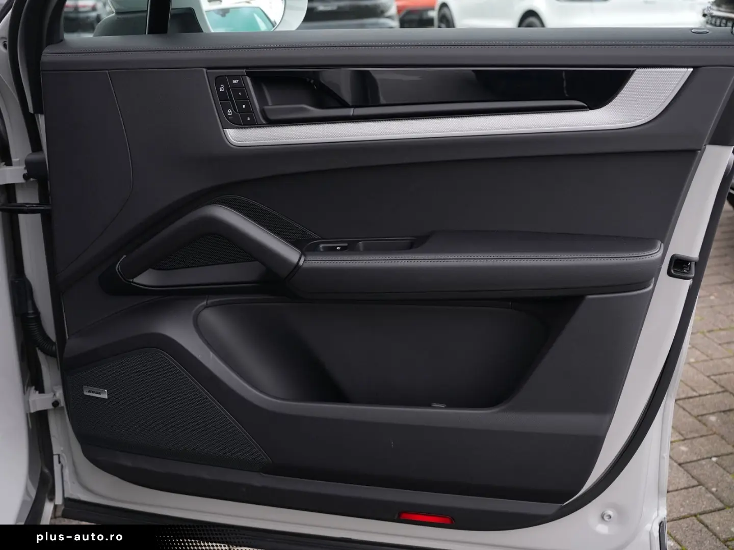 PORSCHE E-Hybrid Coupé SPORTDESIGN-PAKET-INNODRIVE-BOSE