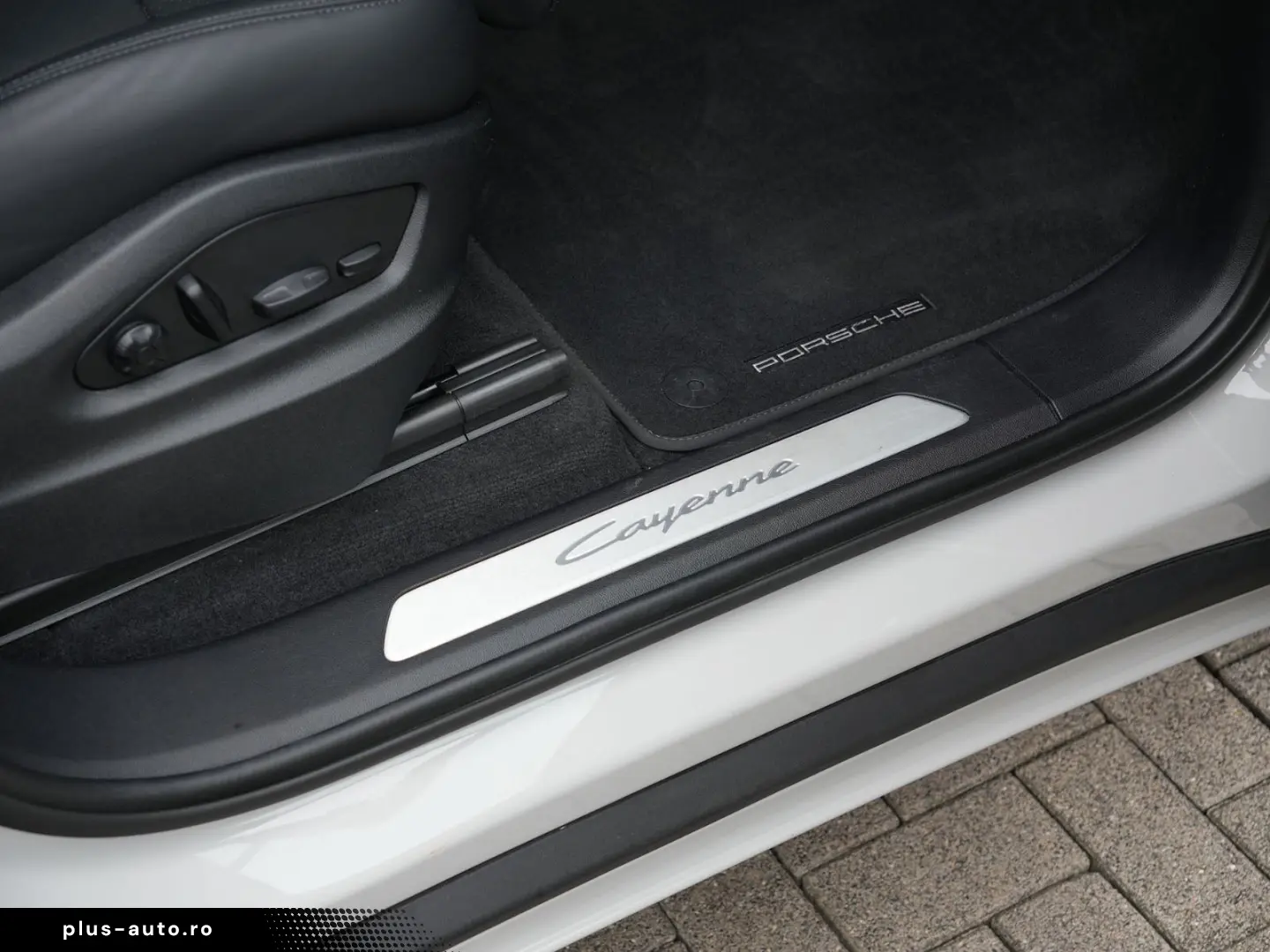 PORSCHE E-Hybrid Coupé SPORTDESIGN-PAKET-INNODRIVE-BOSE