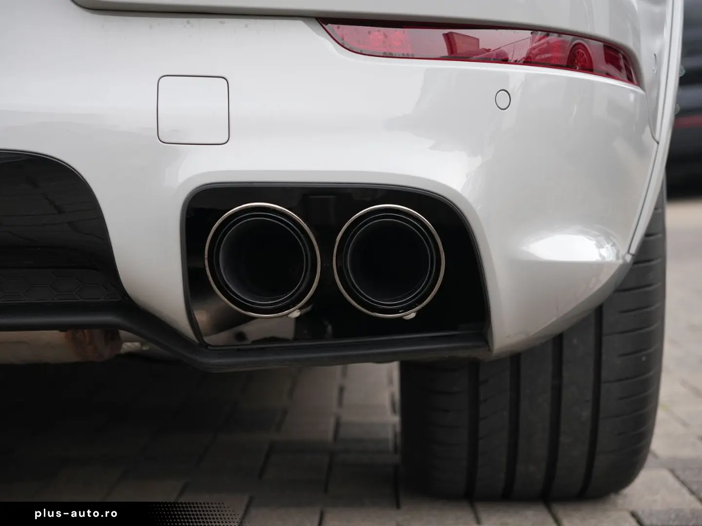 PORSCHE E-Hybrid Coupé SPORTDESIGN-PAKET-INNODRIVE-BOSE