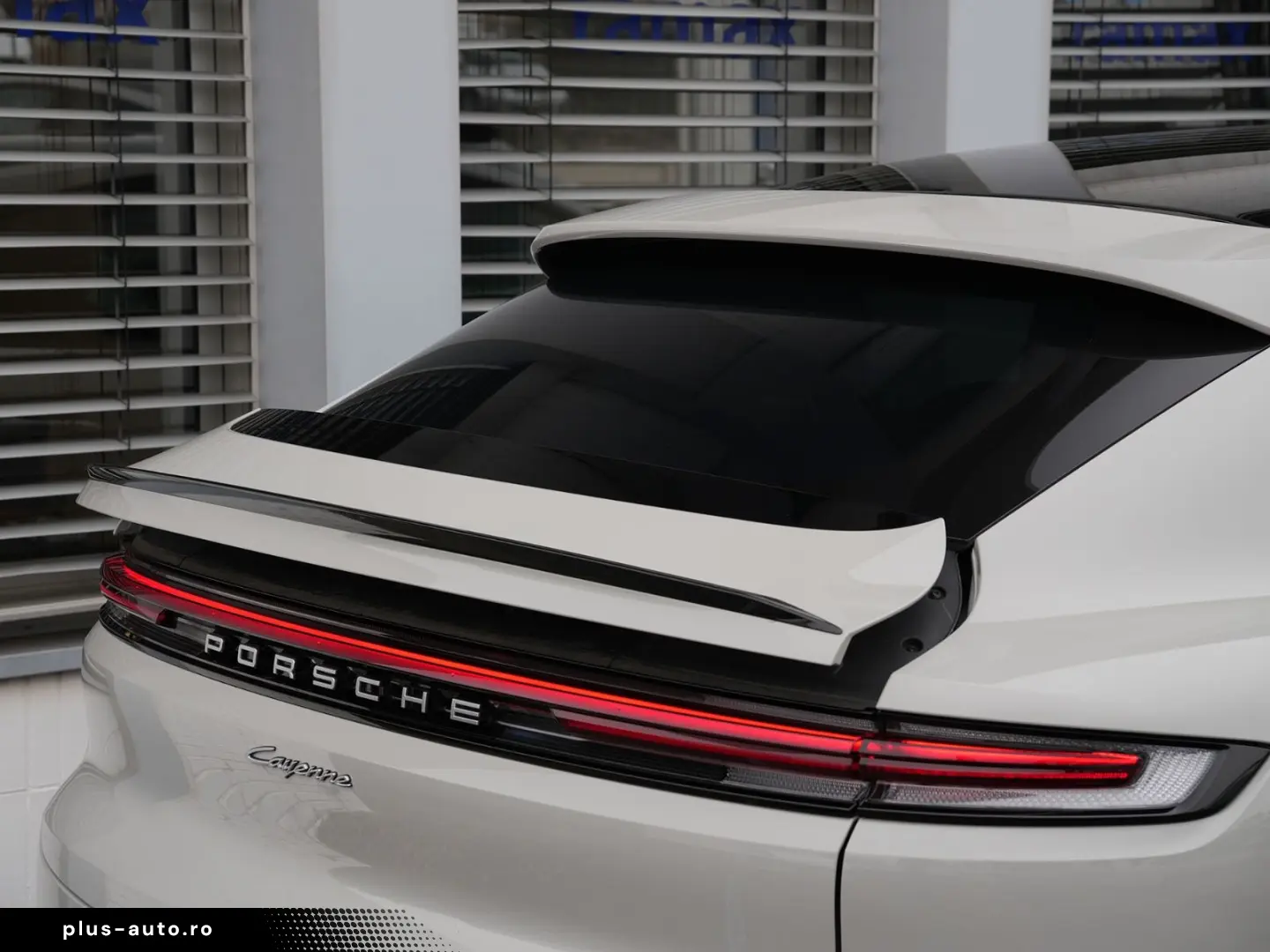 PORSCHE E-Hybrid Coupé SPORTDESIGN-PAKET-INNODRIVE-BOSE