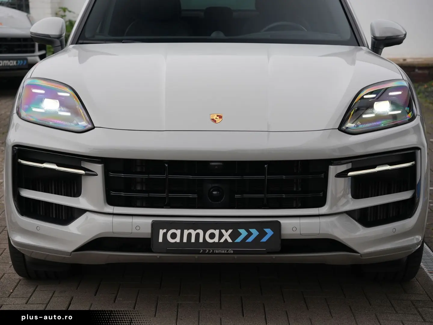 PORSCHE E-Hybrid Coupé SPORTDESIGN-PAKET-INNODRIVE-BOSE