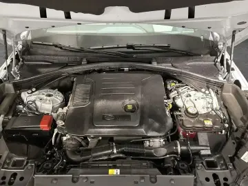 Land Rover Range Rover Velar Dynamic SE D200