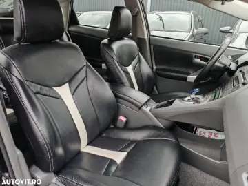 Toyota Prius (Hybrid) Luna