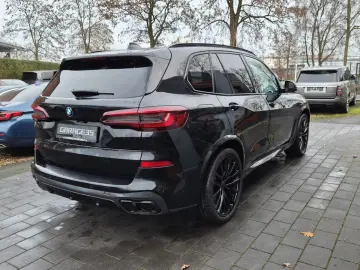 BMW X5 xDrive 30d M Sport B&W SKY LOUNGE AHK M-SITZE