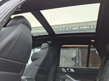 BMW X5 xDrive 30d M Sport B&W SKY LOUNGE AHK M-SITZE