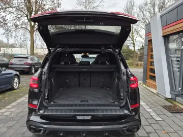 BMW X5 xDrive 30d M Sport B&W SKY LOUNGE AHK M-SITZE