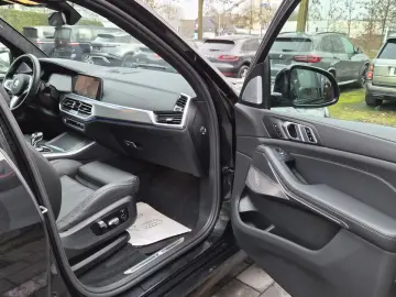 BMW X5 xDrive 30d M Sport B&W SKY LOUNGE AHK M-SITZE