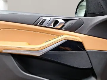 BMW X5 xDrive30d M Sport Standheizung AHK Head-Up