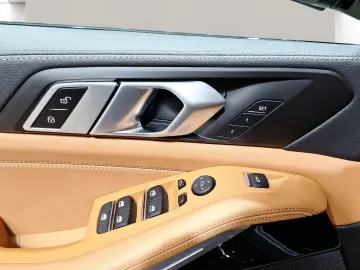 BMW X5 xDrive30d M Sport Standheizung AHK Head-Up