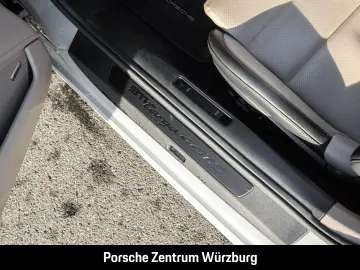 PORSCHE 992 911 Targa 4 GTS HA-Lenkung InnoDrive BOSE