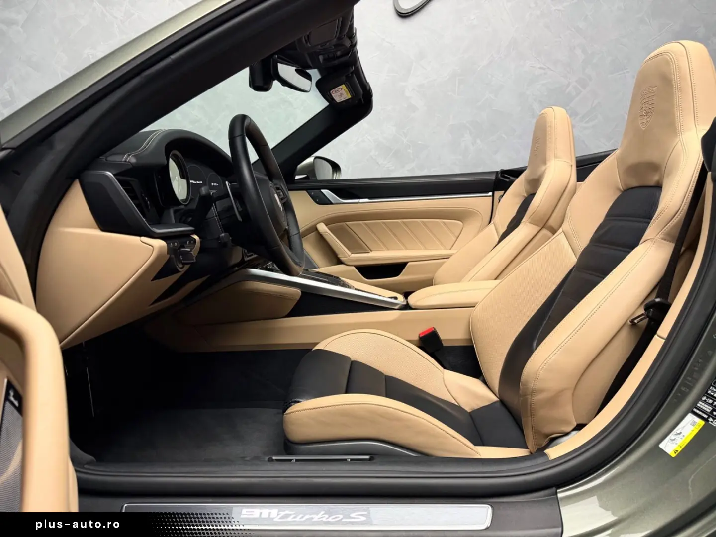 PORSCHE 911 Turbo S Cabriolet SportDesign Burmester AKRA