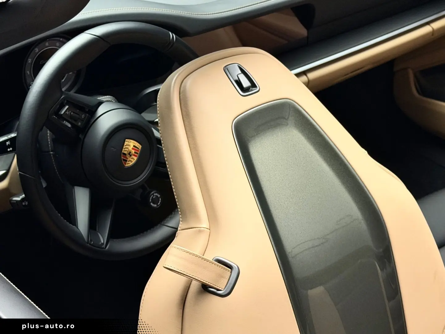 PORSCHE 911 Turbo S Cabriolet SportDesign Burmester AKRA