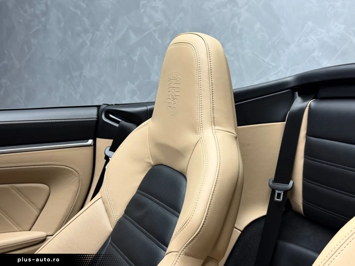 PORSCHE 911 Turbo S Cabriolet SportDesign Burmester AKRA