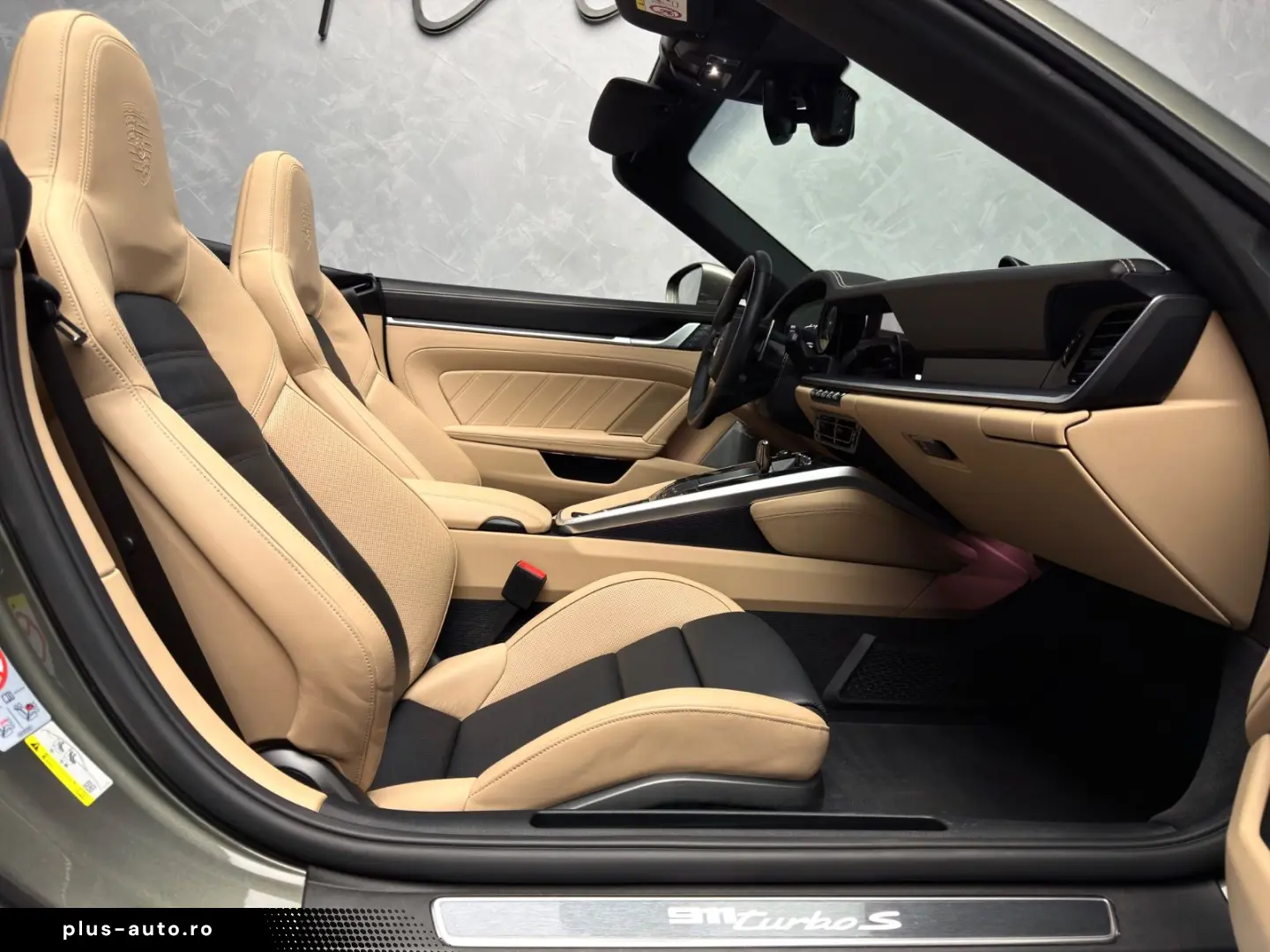 PORSCHE 911 Turbo S Cabriolet SportDesign Burmester AKRA