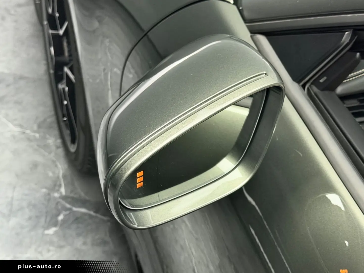 PORSCHE 911 Turbo S Cabriolet SportDesign Burmester AKRA