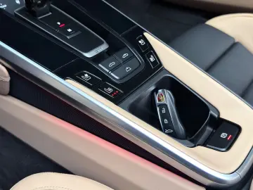 PORSCHE 911 Turbo S Cabriolet SportDesign Burmester AKRA