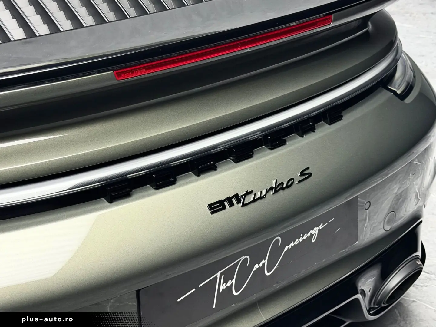 PORSCHE 911 Turbo S Cabriolet SportDesign Burmester AKRA