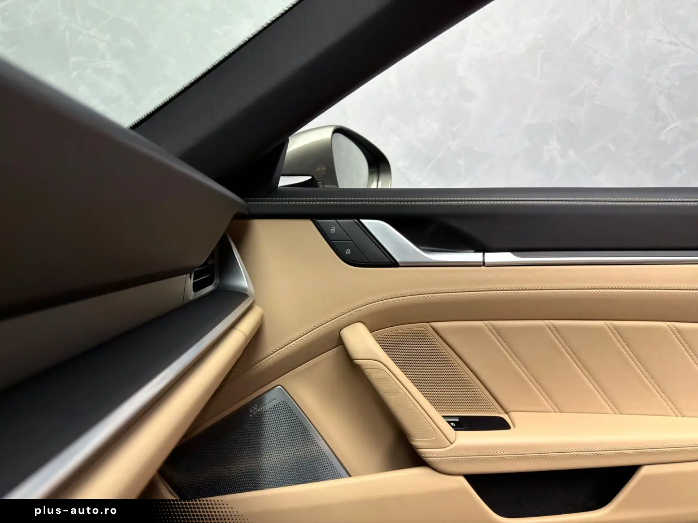 PORSCHE 911 Turbo S Cabriolet SportDesign Burmester AKRA