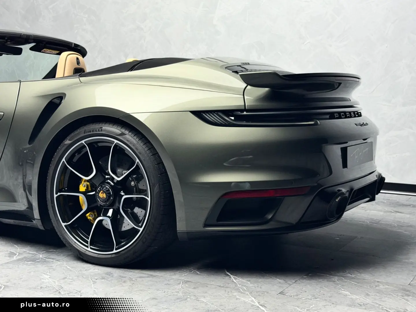 PORSCHE 911 Turbo S Cabriolet SportDesign Burmester AKRA
