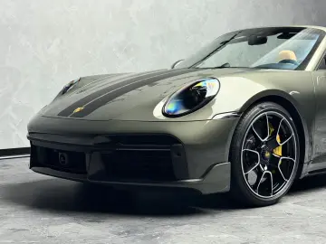 PORSCHE 911 Turbo S Cabriolet SportDesign Burmester AKRA
