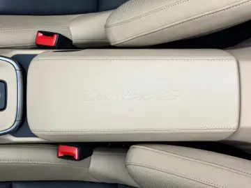 PORSCHE 911 Turbo S Cabriolet SportDesign Burmester AKRA