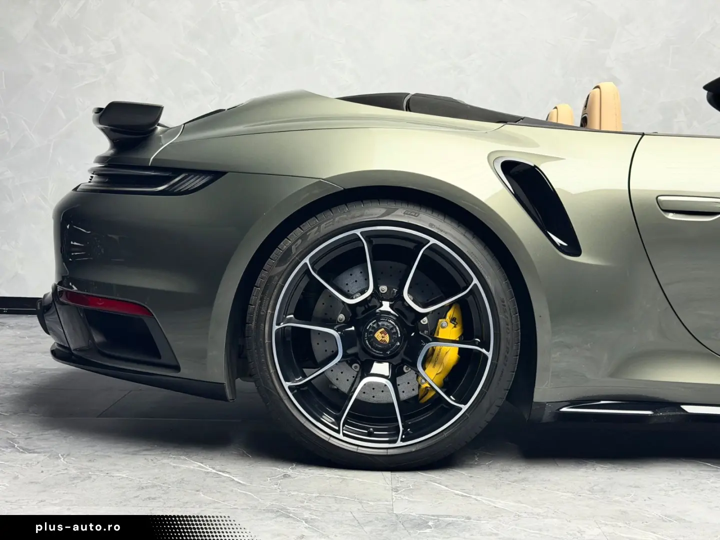 PORSCHE 911 Turbo S Cabriolet SportDesign Burmester AKRA