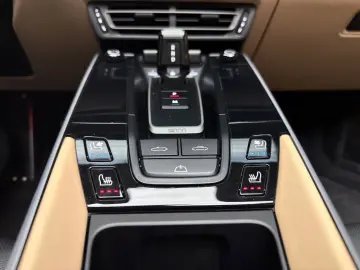 PORSCHE 911 Turbo S Cabriolet SportDesign Burmester AKRA