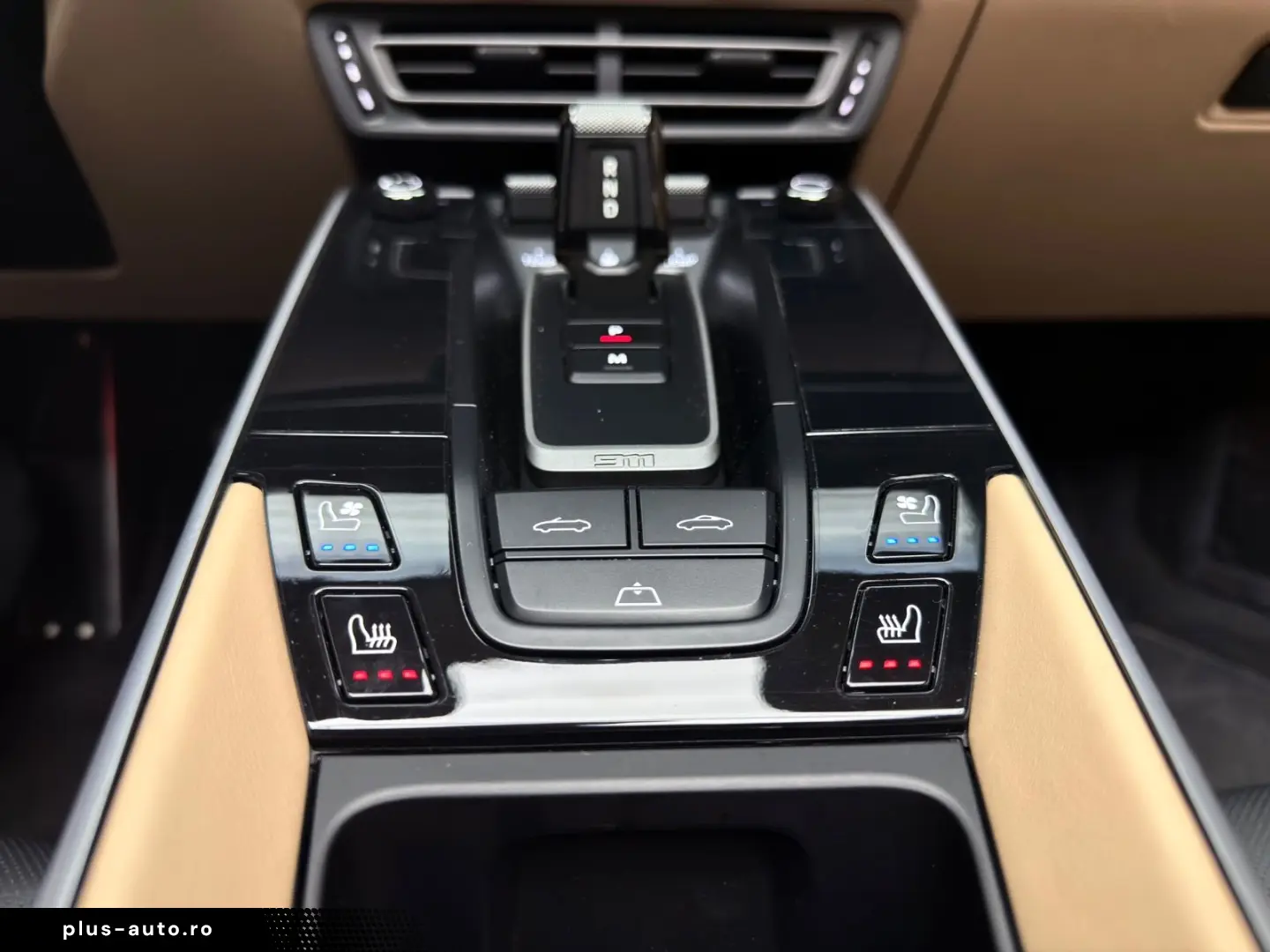 PORSCHE 911 Turbo S Cabriolet SportDesign Burmester AKRA