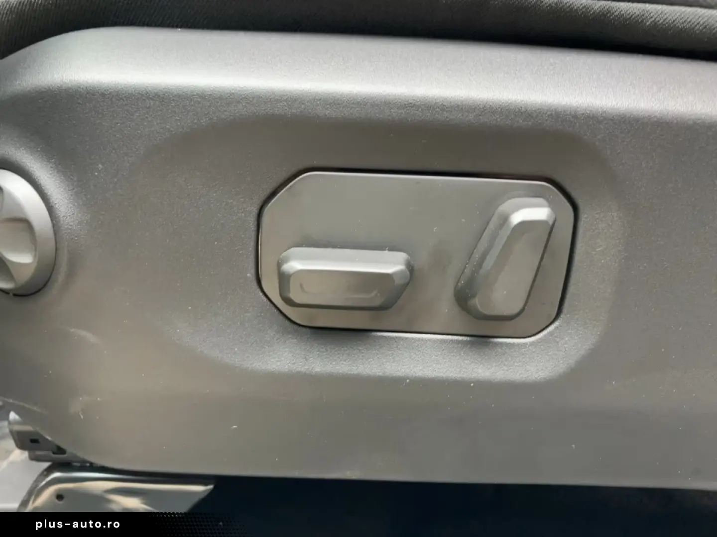 Jeep Wrangler MY24 Sahara 2.0l T-GDI 272PS 4x4