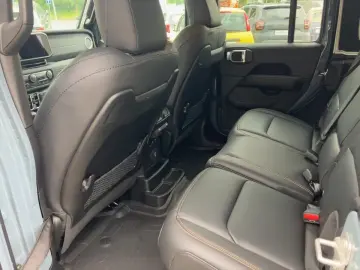 Jeep Wrangler MY24 Sahara 2.0l T-GDI 272PS 4x4