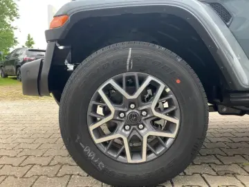 Jeep Wrangler MY24 Sahara 2.0l T-GDI 272PS 4x4