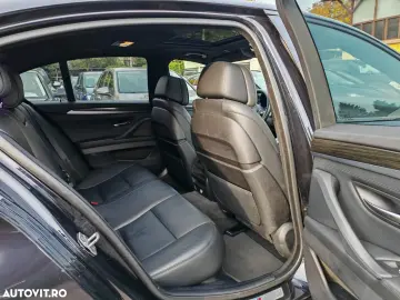 BMW Seria 5 520i Sport-Aut.