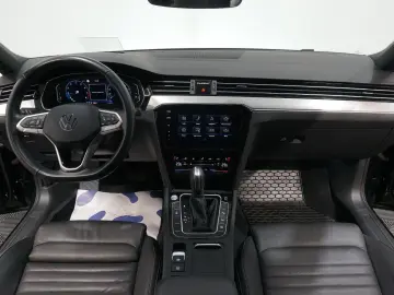 VW Passat Lim. Business 2.0 TSI