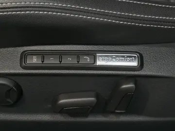 VW Passat Lim. Business 2.0 TSI