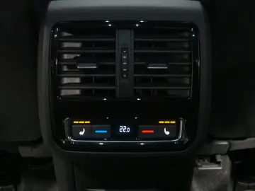 VW Passat Lim. Business 2.0 TSI