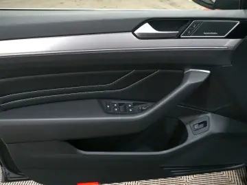 VW Passat Lim. Business 2.0 TSI